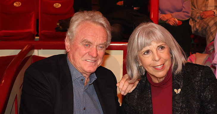 Sepp Maier mit seiner Frau Monika Roth beim Roncalli Premierenabend (©Foto: Martin Schmitz)